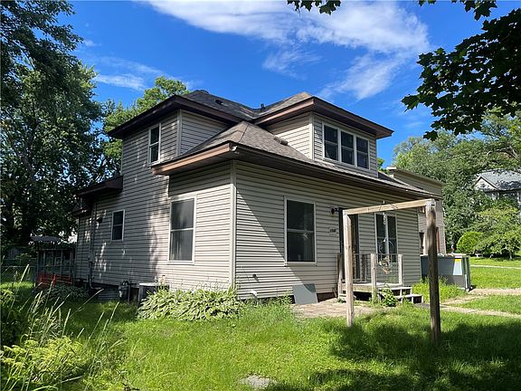 2nd image of 1540 E Madison Street
