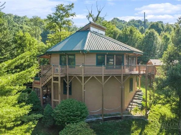 796 River Country Road, Piney Creek, NC 28663