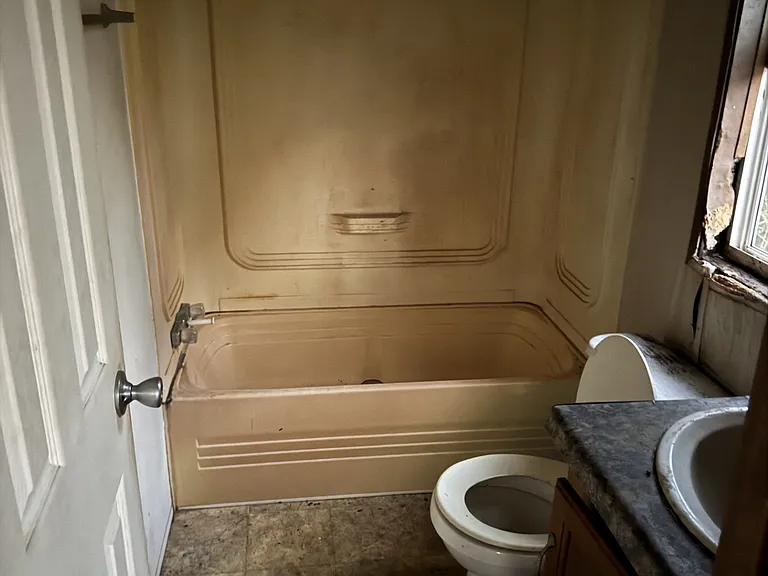 1233 Suncrest Cir — Photo 12
