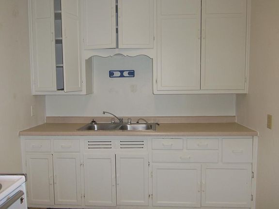 2nd image of 602 W Hanna Ave APT 6A