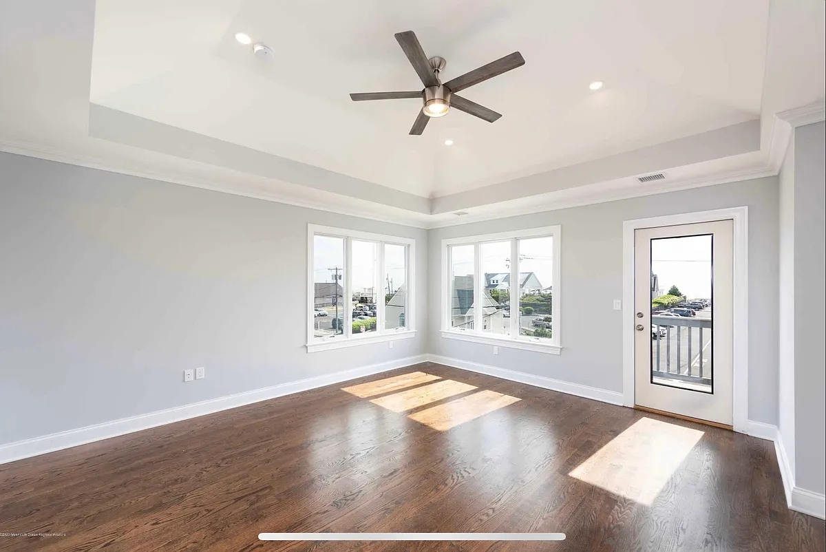 Building Photo - 1184 Ocean Ave #D1