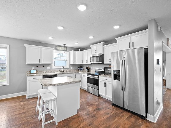 2nd image of 453 Woodtrace Dr