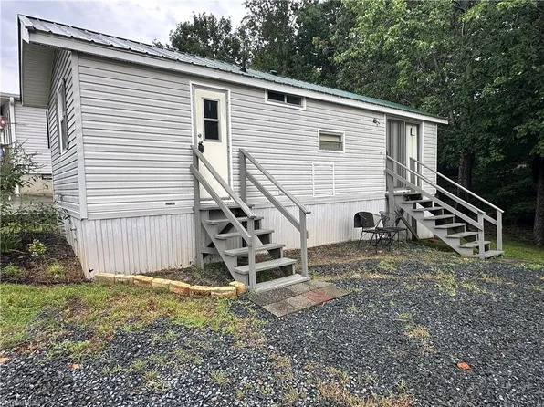 109 Hummingbird Cir, New London, NC 28127