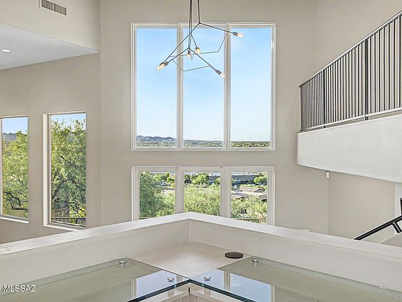 3rd image of 1751 E Buck Ridge Pl