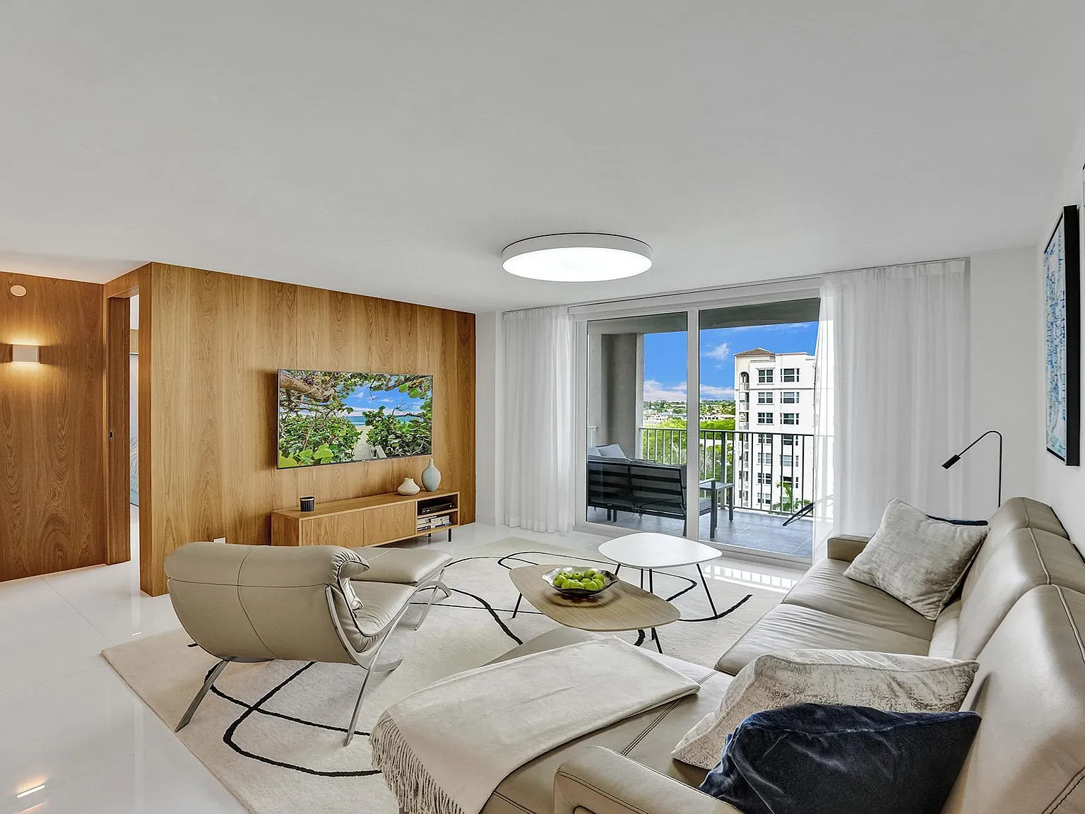 2 bed, 2.0 bath, 1400 sqft, $10,500 — Photo 3