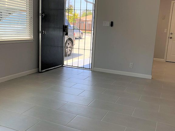 4th image of 404 Flora Vista Ave