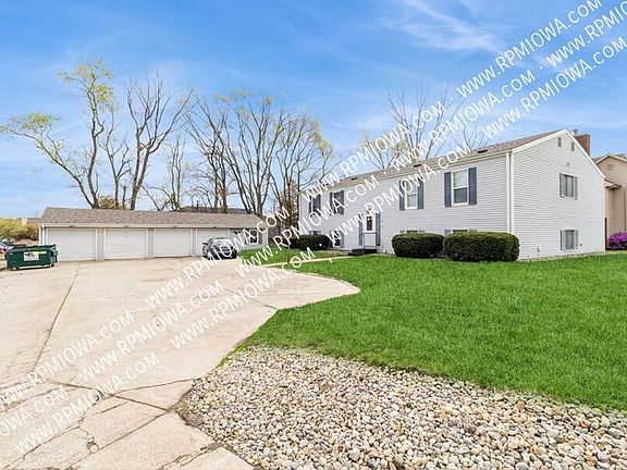 2nd image of 317 SE Lowell Dr #321