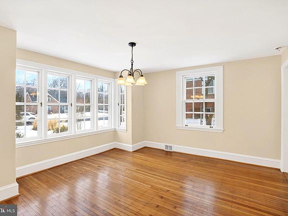 5th image of 1183 Jericho Rd