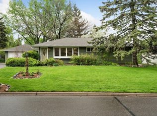 2261 Inca Ln, New Brighton, MN 55112