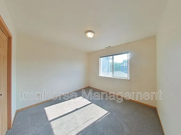 2460 Wheeler Dr #B — Photo 11