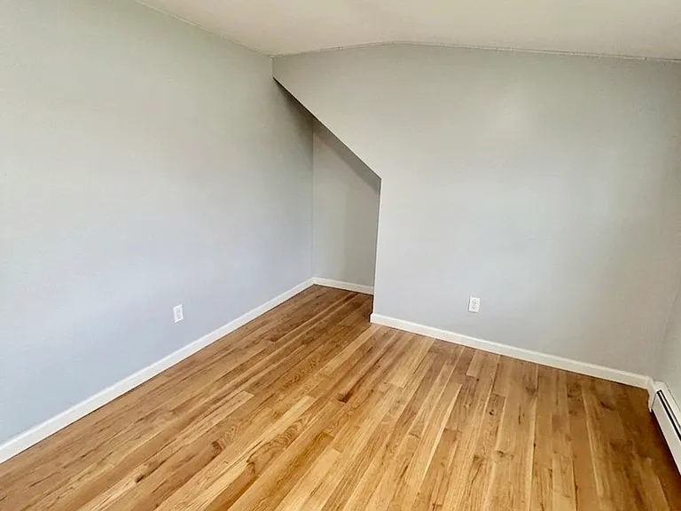 183 Manor Pkwy — Photo 10