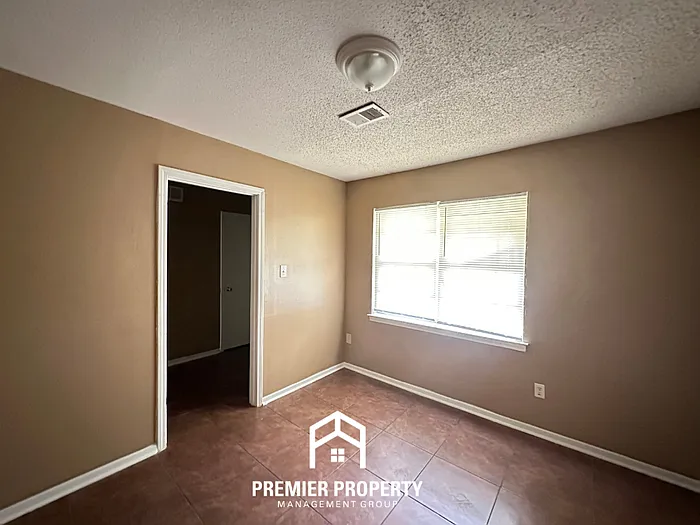 6333 Merimac Dr — Photo 2