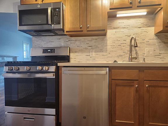 4th image of 1217 W 5th Ave #1