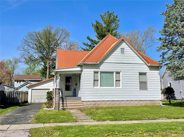 1009 N Monroe St, Litchfield, IL 62056