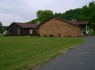 736 Brookefield Farm Rd, Ashland, KY 41102