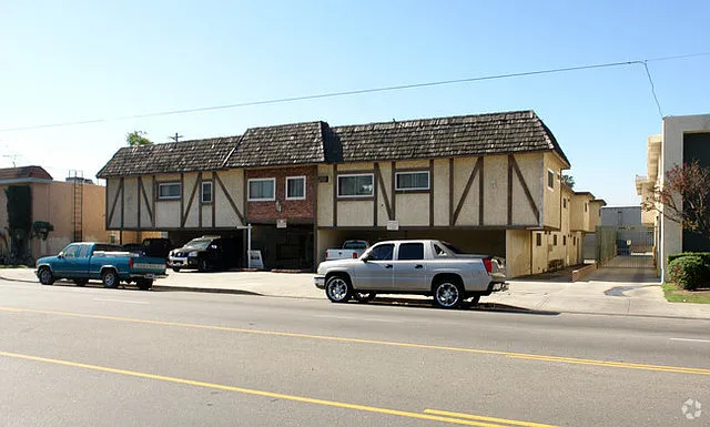 16214 Vanowen St #9 — Photo 1