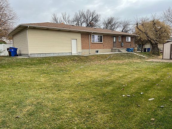 3rd image of 791 E Casa Blanca Cir
