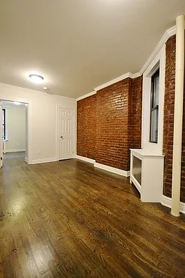 Rented by Moises Farhart, LREB | media 8