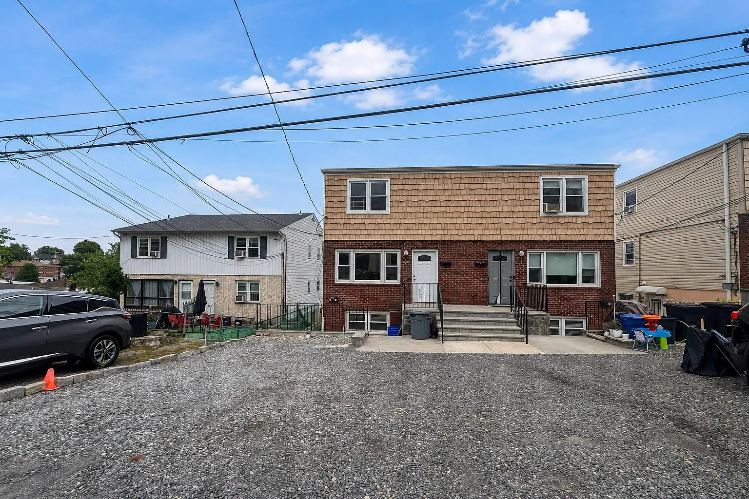 3 bed, 1.5 bath, 1700 sqft, $3,800 — Photo 2