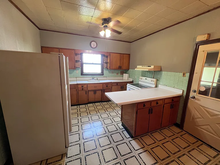 2445 Newton Tomlinson Rd — Photo 10
