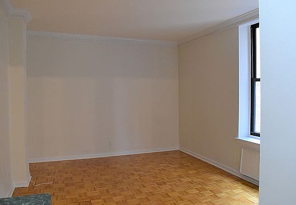 5th image of 112 W 72nd St APT 9C