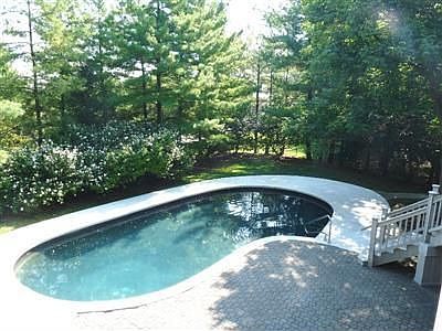 2nd image of 862 Rosewood Dr