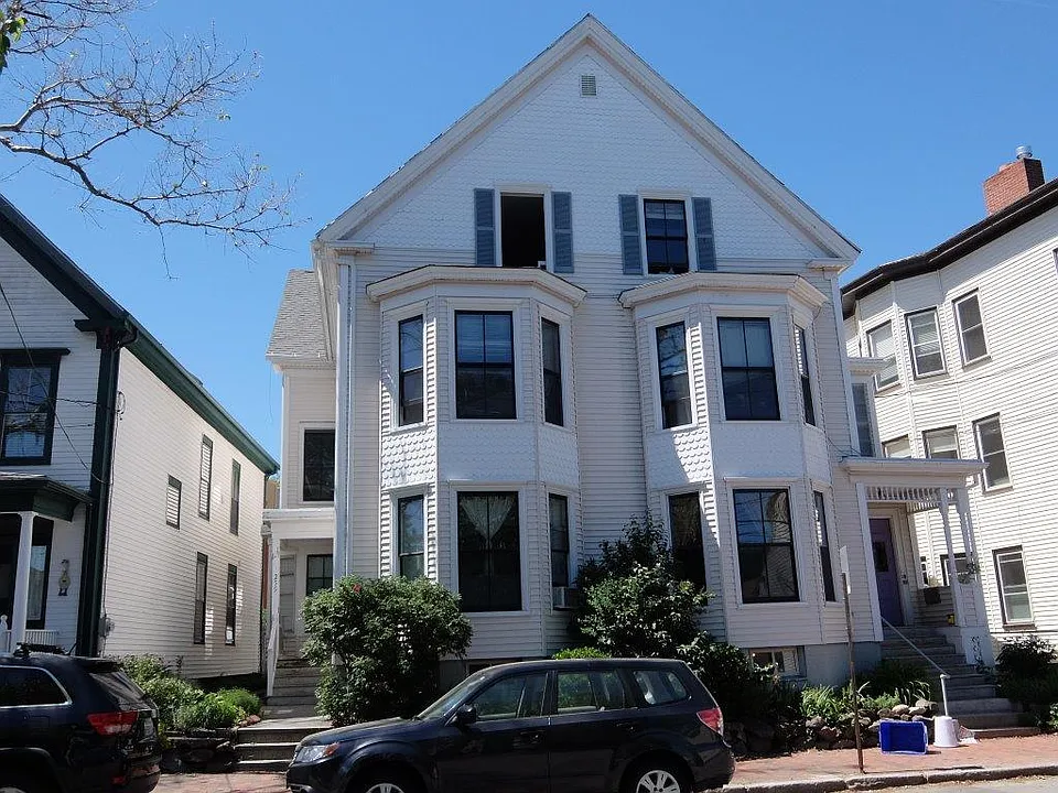 255 Spring St #5