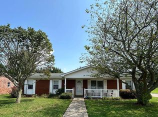 309 E 9th St, Williamstown, WV 26187