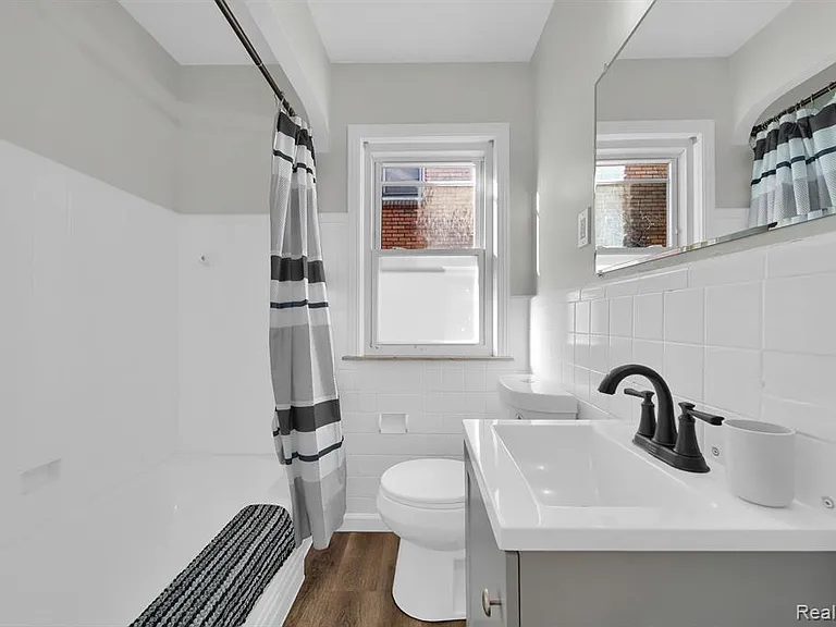 8550 W Outer Dr — Photo 10