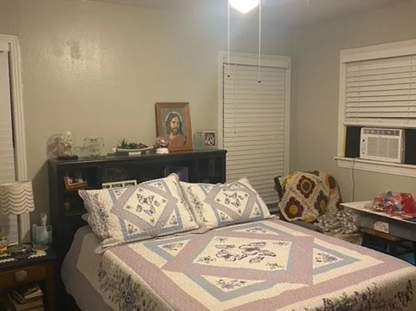 229 N Ash Ave, Azle, TX 76020