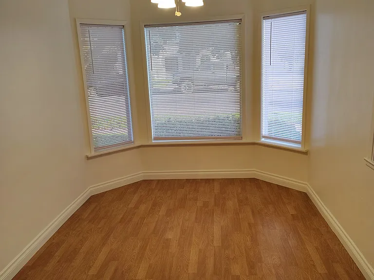 123 W Liberty St — Photo 12
