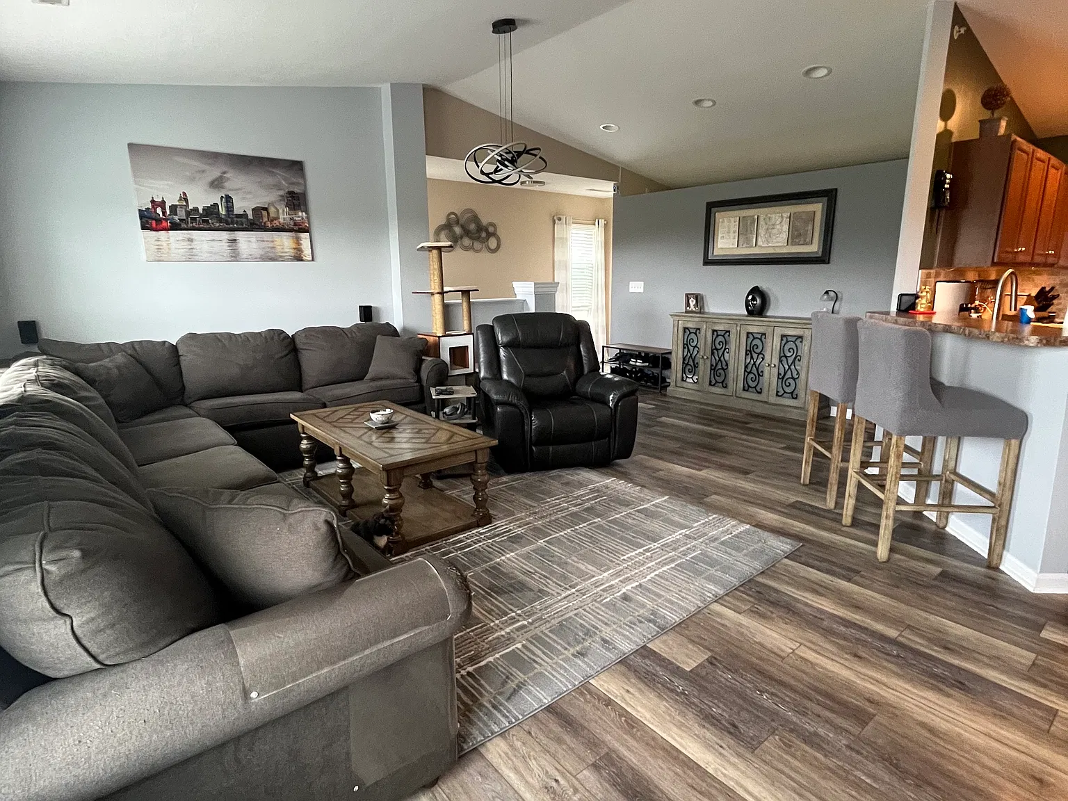 2 bed, 1080 sqft, $1,750 — Photo 3