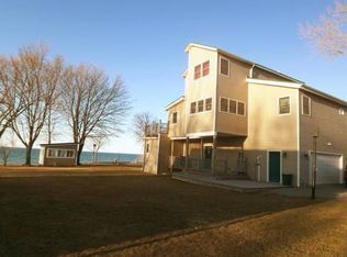 12 Porter Center Rd, Youngstown, NY 14174