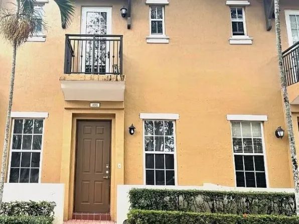 483 SW 147th Ter #2-48, Hollywood, FL 33027