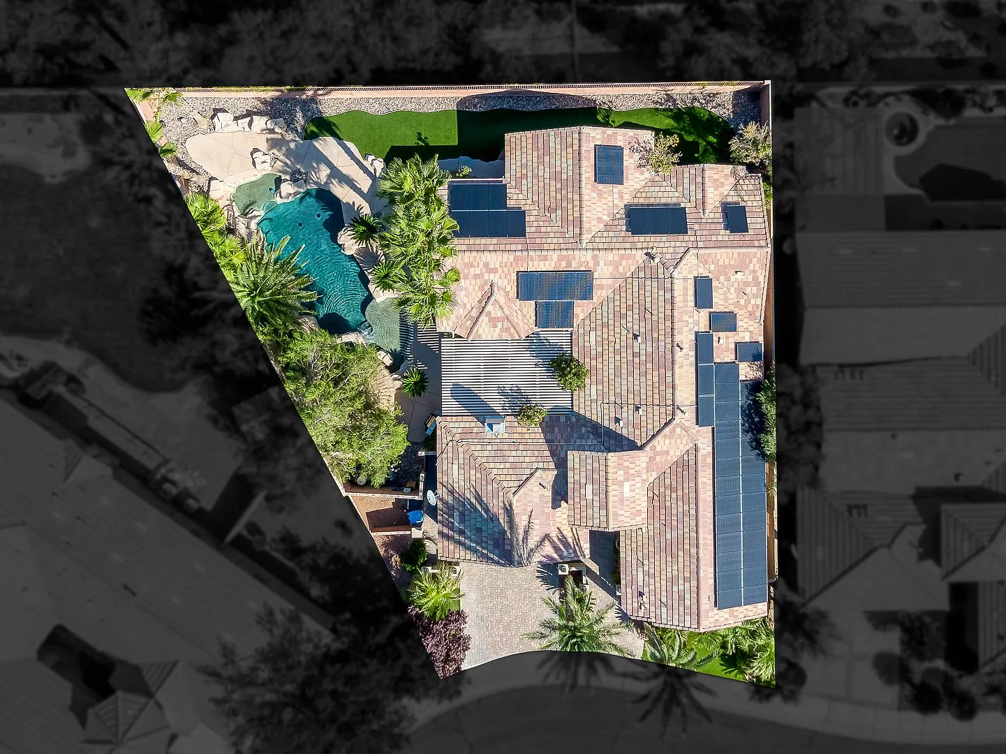 Comming Soon!! Executive Luxury Living With Unmatched City Views — Photo 4