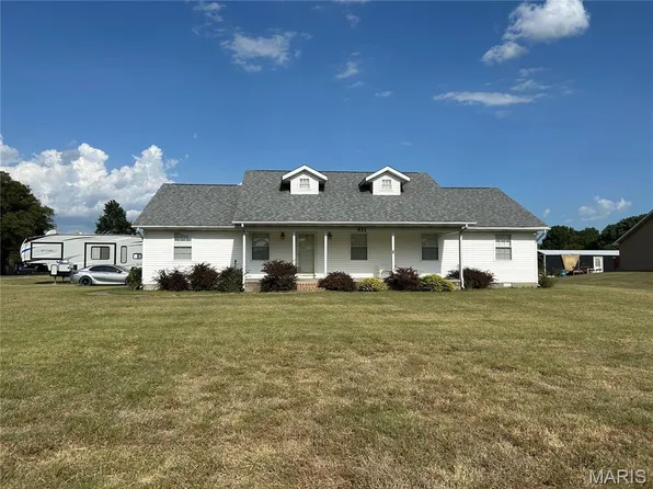 411 Dacus Dr, Sikeston, MO 63801