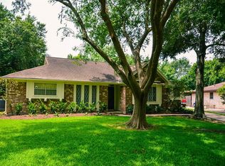 13923 Lynnwood Ln, Sugar Land, TX 77498