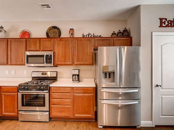 5th image of 10445 Highlands River St