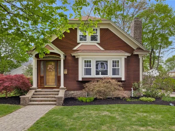 10 Hill Ave, Smithfield, RI 02917