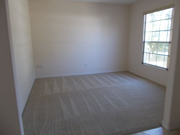 5th image of 647 Sunset View Dr