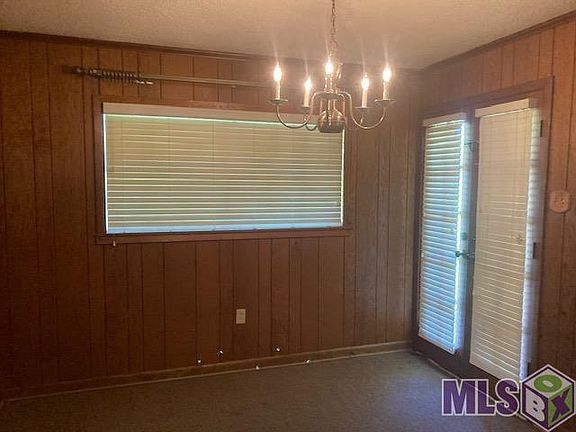 5th image of 402 Janis St