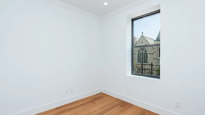 Rented by Nooklyn NYC LLC | media 49