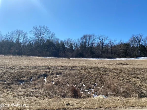 605 Whispering Cedars Ln, Jefferson City, MO 65101