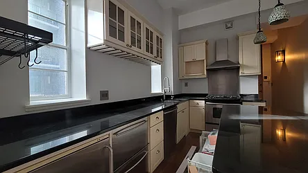 Rented by Julien Aractingi, LREB
