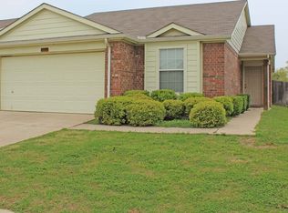 8621 Chisholm Trl, Aubrey, TX 76227