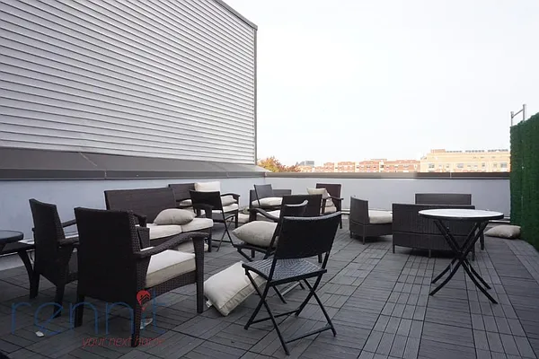 Rented by Rennit Inc. | media 21