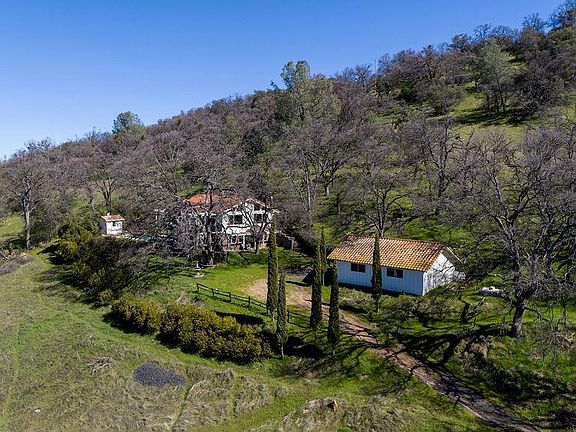 2nd image of 441 Appaloosa Way