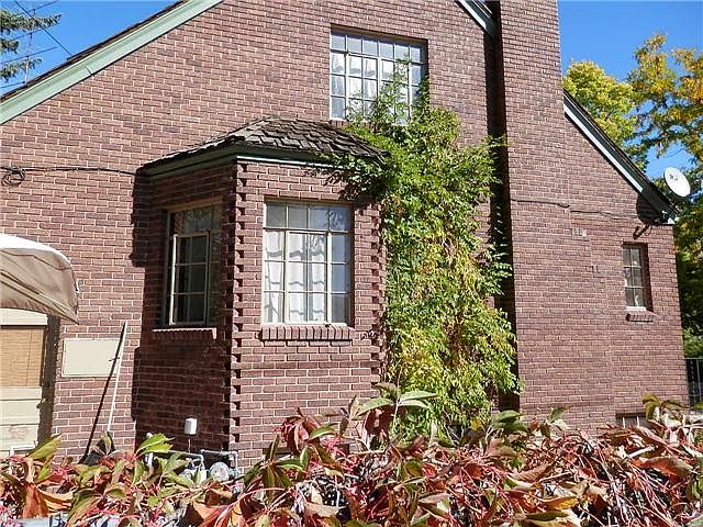 2nd image of 3416 Warren Ave