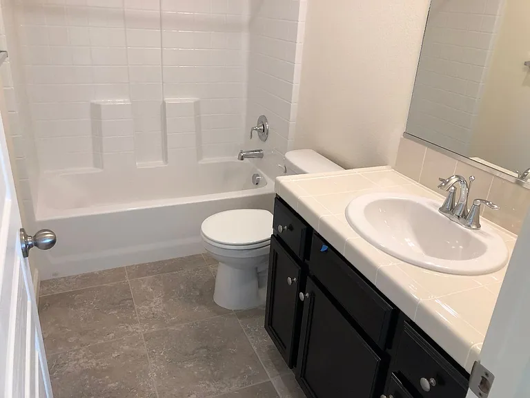166 Barker Ln — Photo 11