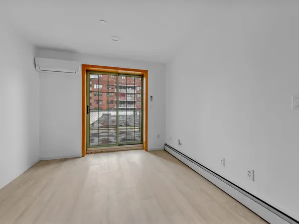 134-43 Maple Avenue image 9 of 14